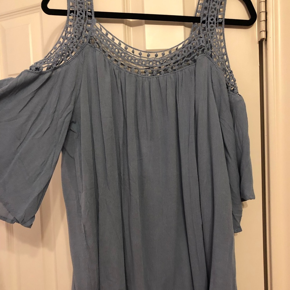 Cold Shoulder Top - Picture 2 of 3